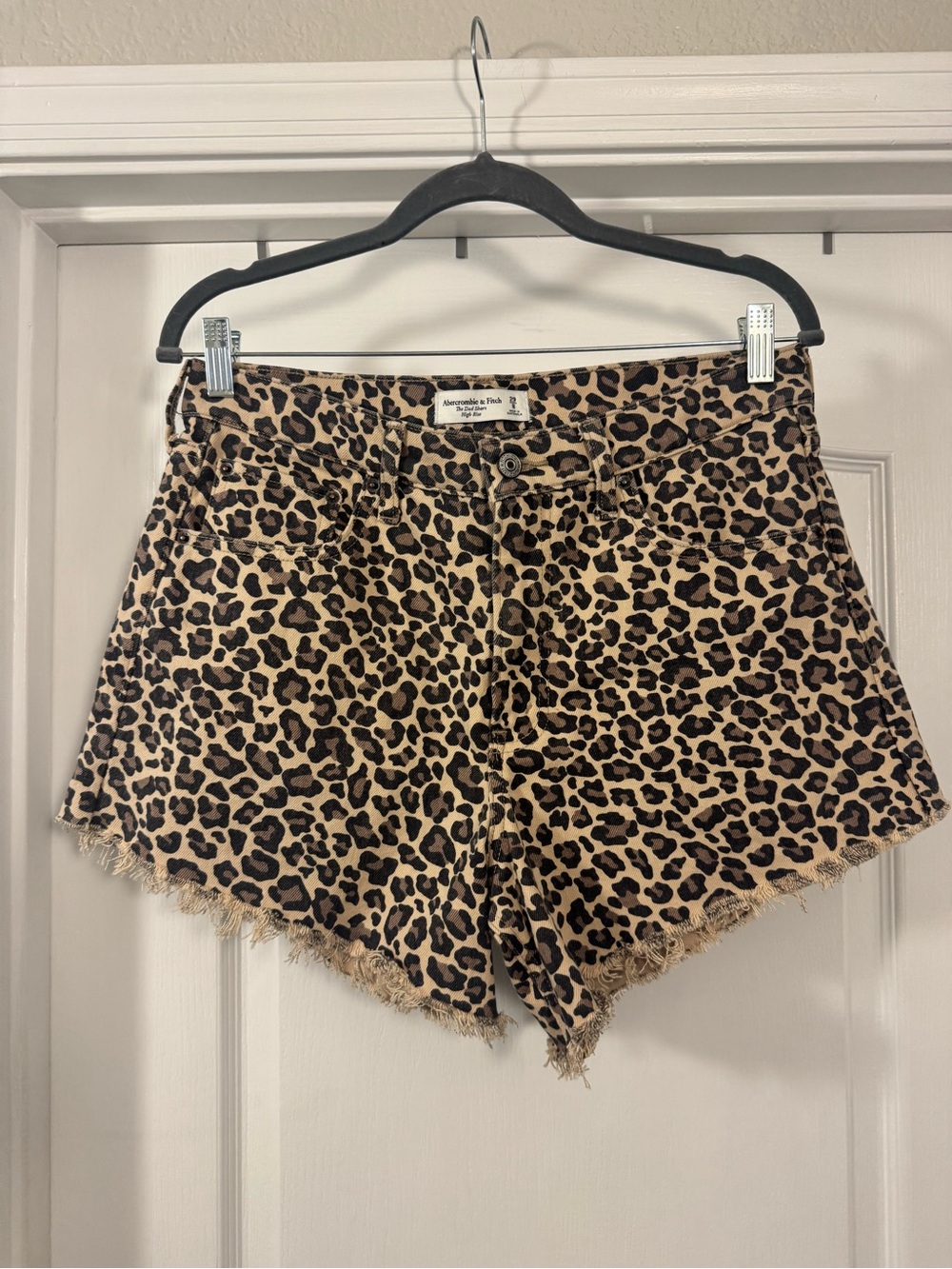 Abercrombie & Fitch Leopard Print Frayed Hem Shorts - Brown/Black